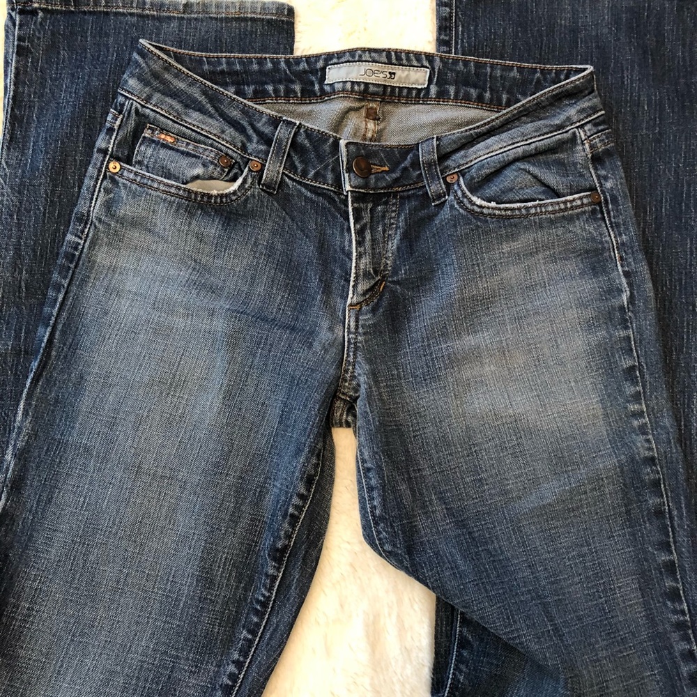 EUC Joe’s Jeans GIGI medium blue wash Boot Cut Denim jeans 💙